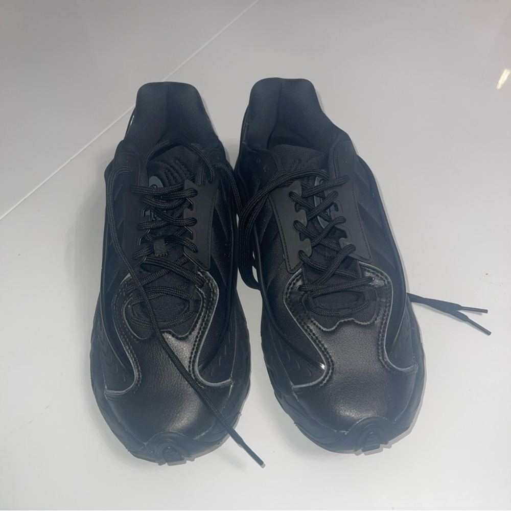 Adidas oznova men’s sneakers size 8.5